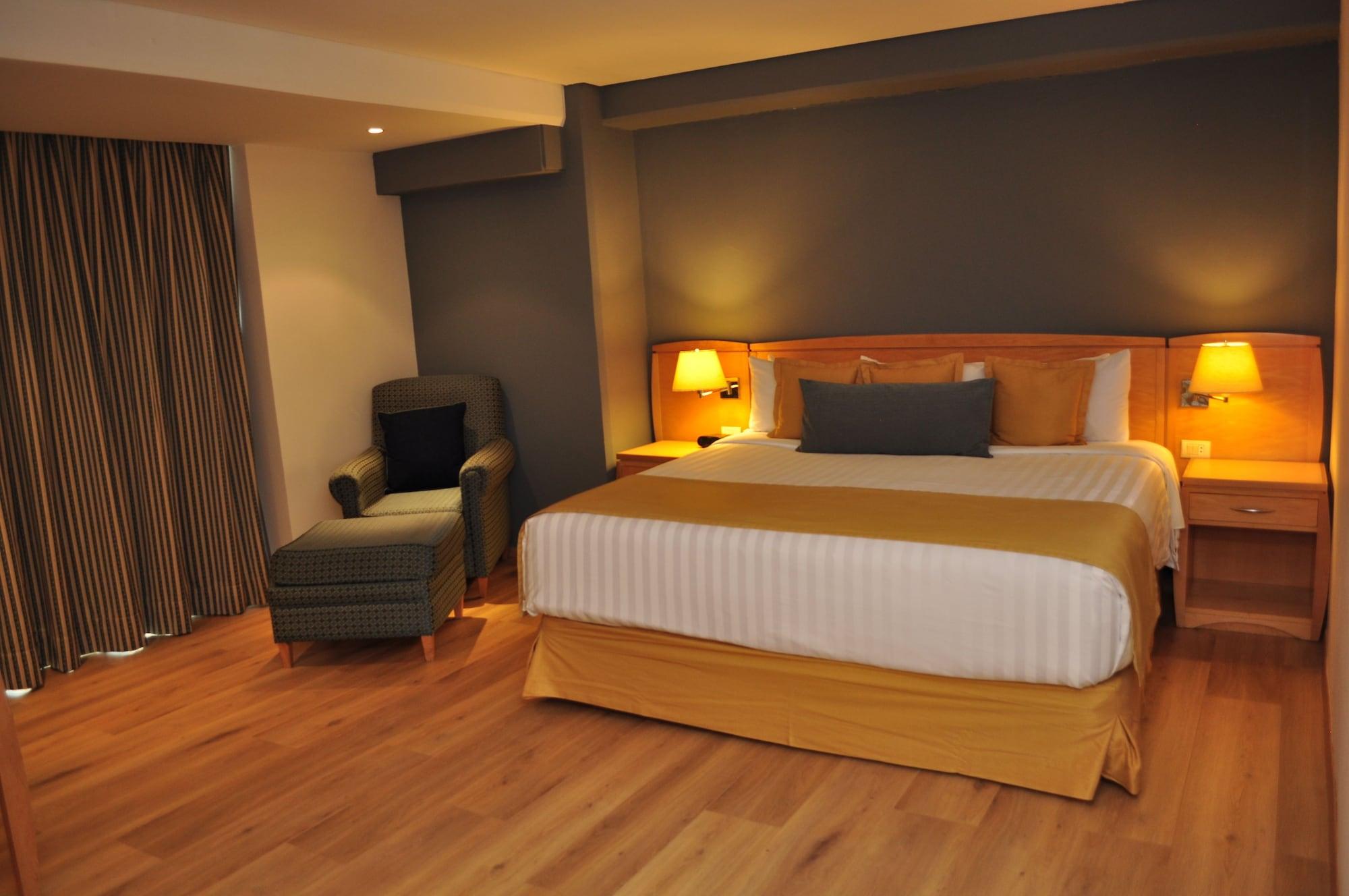 Radisson Paraiso Hotel Mexico City Exterior photo A room at the hotel