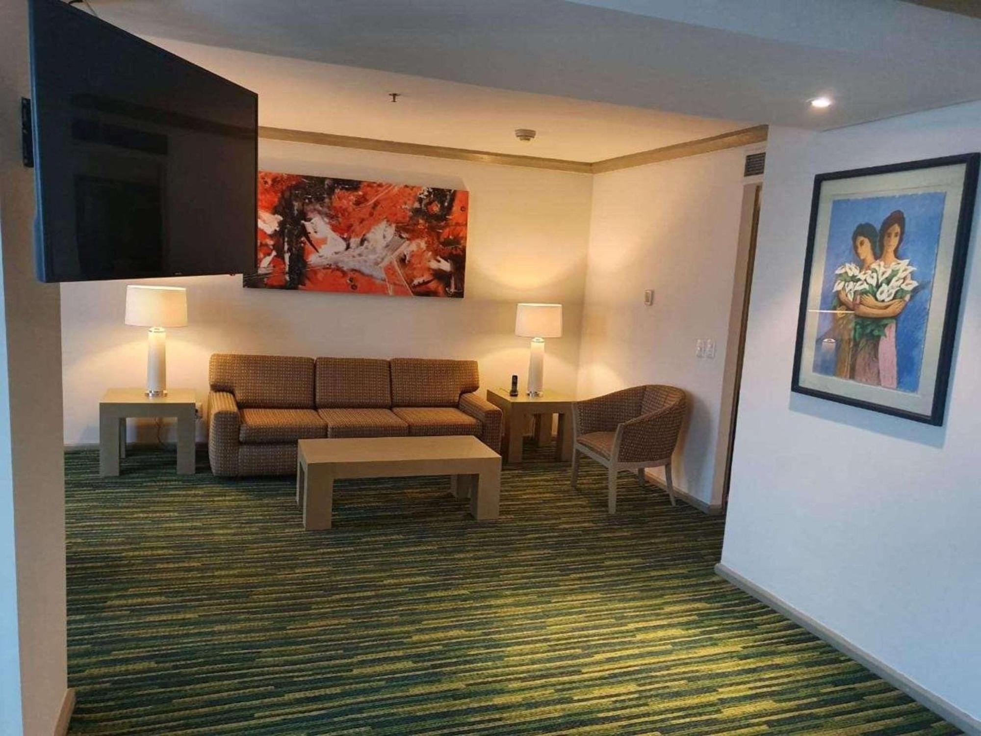 Radisson Paraiso Hotel Mexico City Exterior photo A living room at the hotel