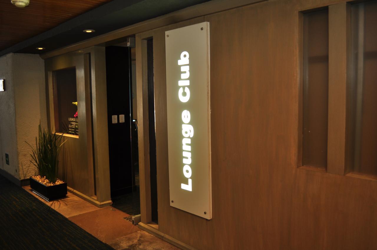 Radisson Paraiso Hotel Mexico City Exterior photo Entrance to the lounge