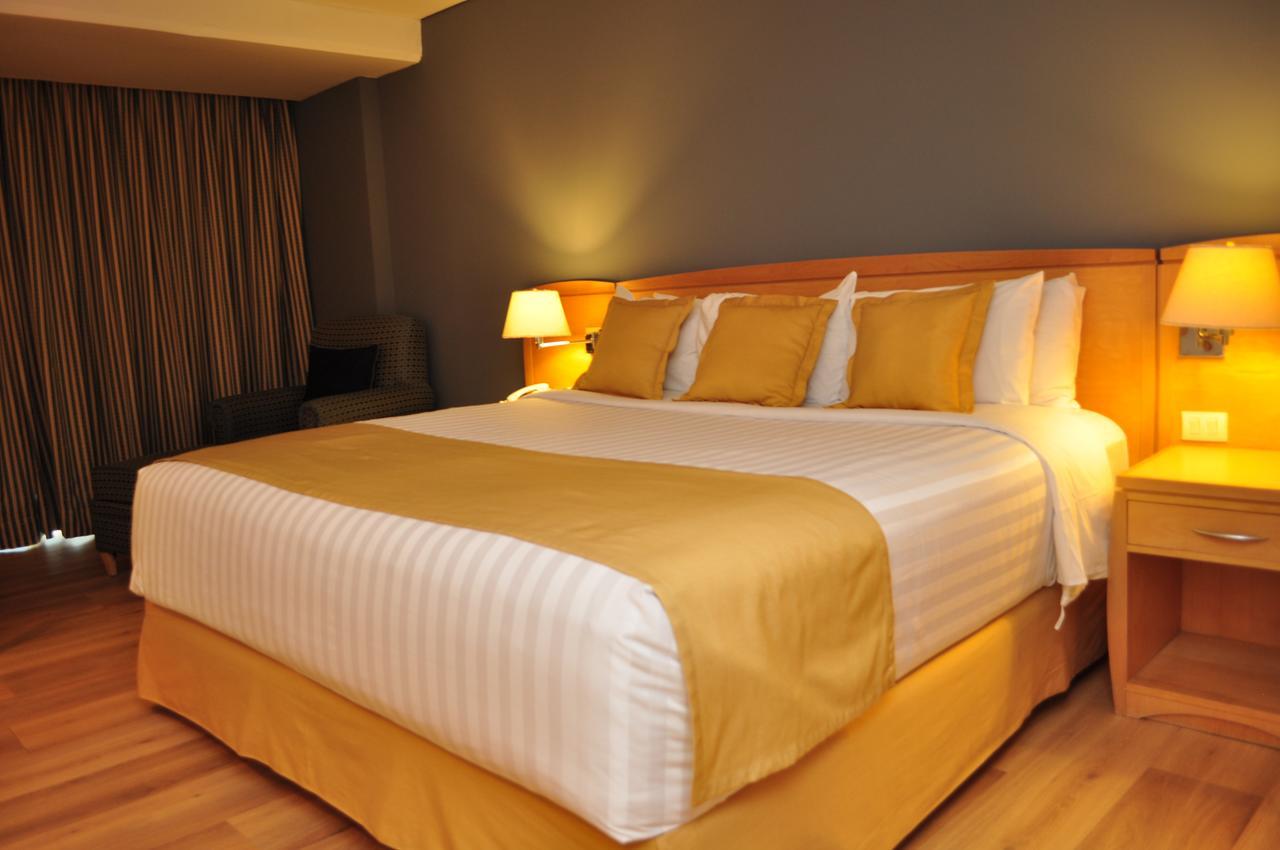 Radisson Paraiso Hotel Mexico City Exterior photo A bed